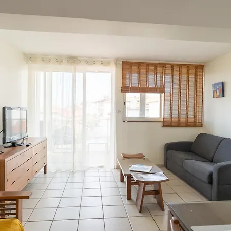 Hotel apartamentowy Lou Cout - A 200m De L'ocean